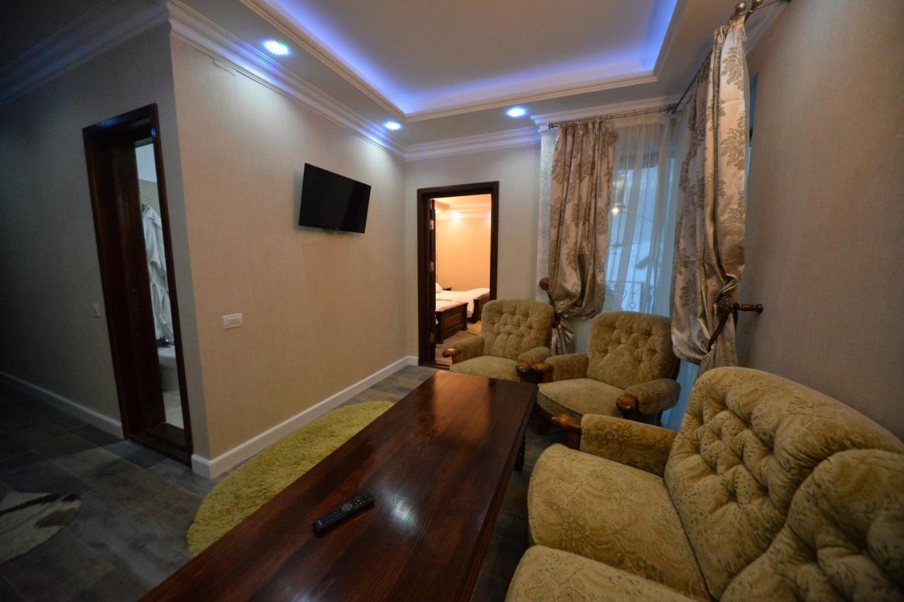 Edy'S Royal Predeal Hotel Ngoại thất bức ảnh